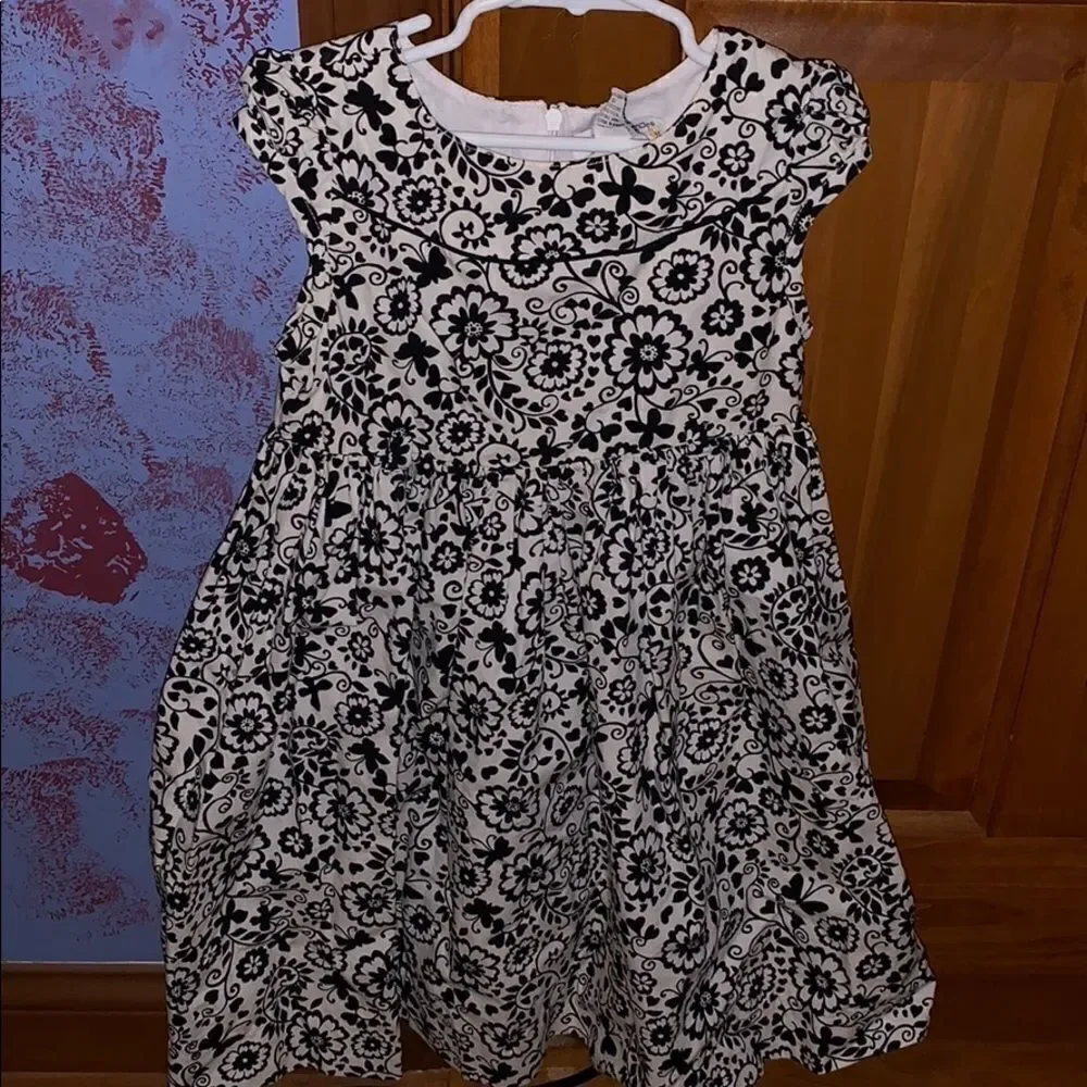 Maggie & Zoe black and white dress
